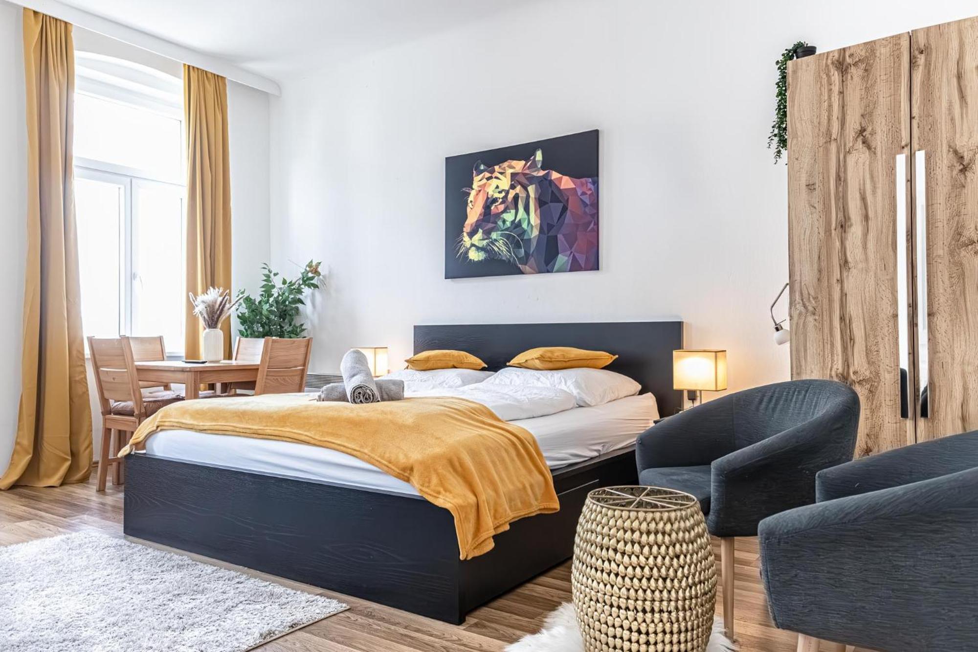 Explore Vienna: 1Br Retreat Near Westbahnhof Exteriör bild