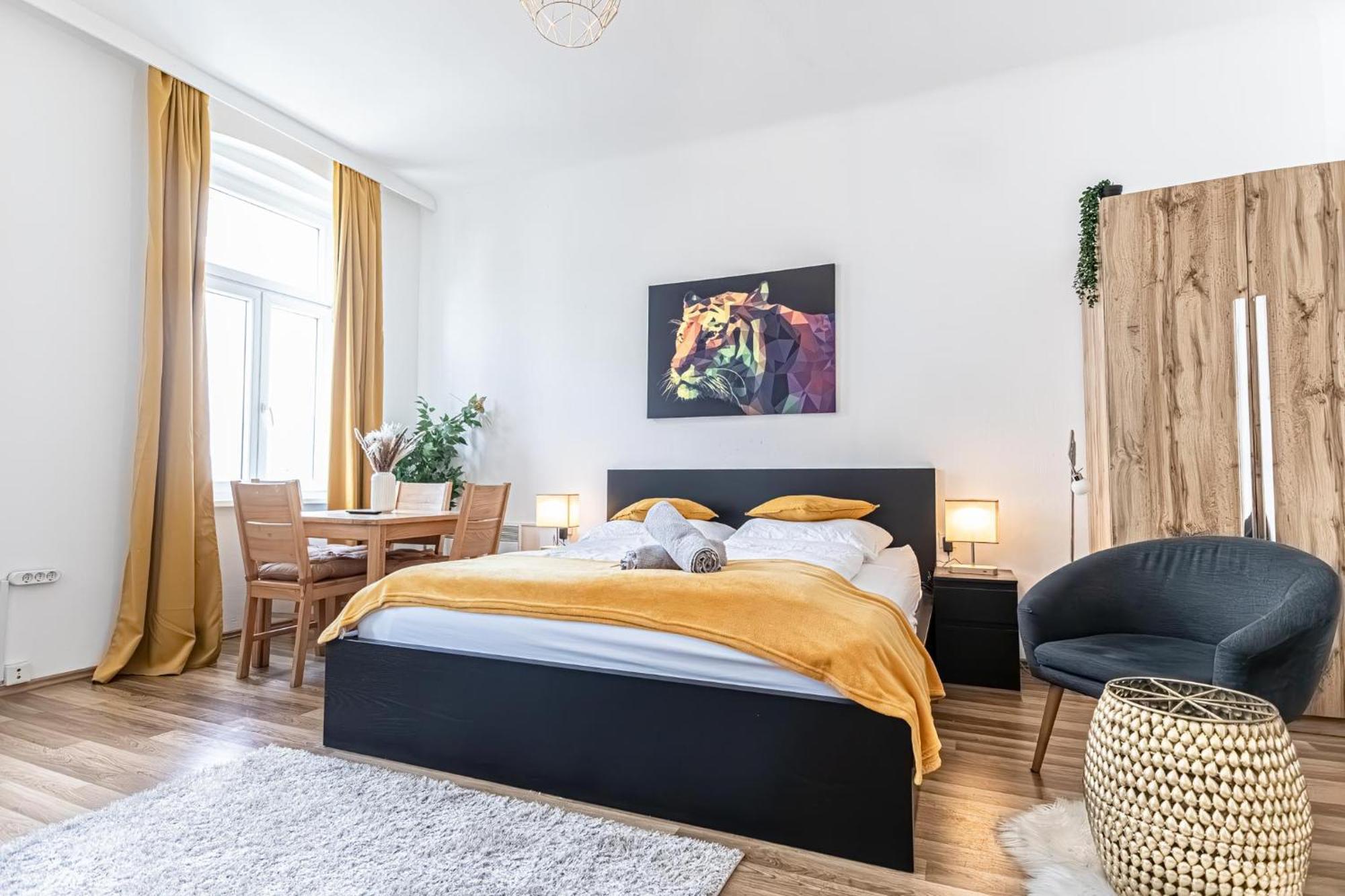 Explore Vienna: 1Br Retreat Near Westbahnhof Exteriör bild